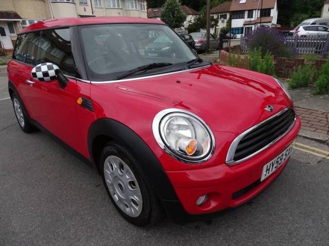 Mini Clubman 1.4 One 5dr Auto Estate Petrol Red