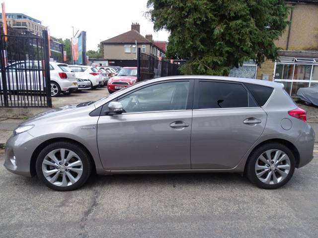 2013 Toyota Auris 1.8 VVTi Hybrid Excel 5dr CVT Auto