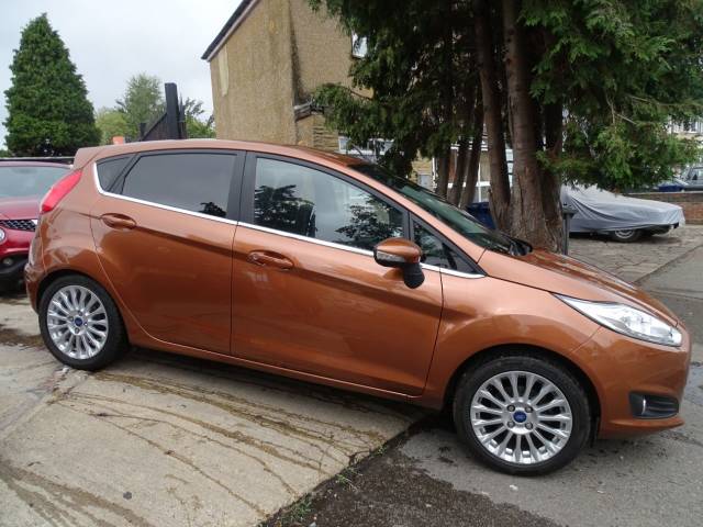 2014 Ford Fiesta 1.6 Titanium 5dr Powershift