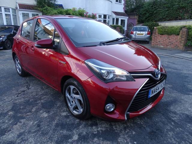 Toyota Yaris 1.5 Hybrid Icon 5dr CVT Hatchback Petrol / Electric Hybrid Red