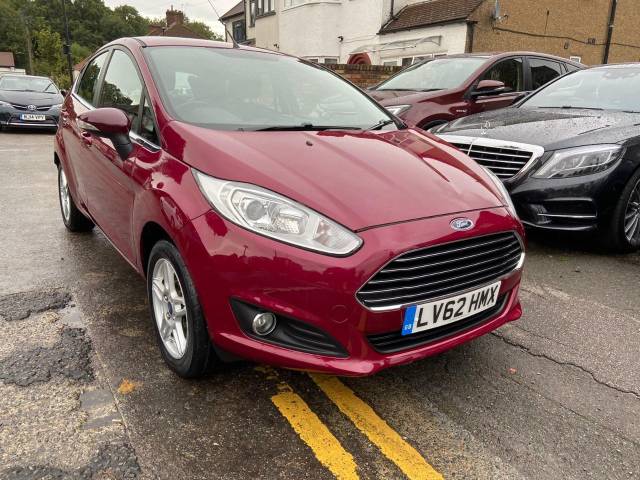 Ford Fiesta 1.6 Zetec 5dr Powershift Hatchback Petrol Red