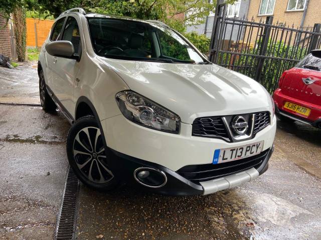 Nissan Qashqai Nissan Qashqai 1.6 n-tec+ 2WD 5dr SUV Petrol white