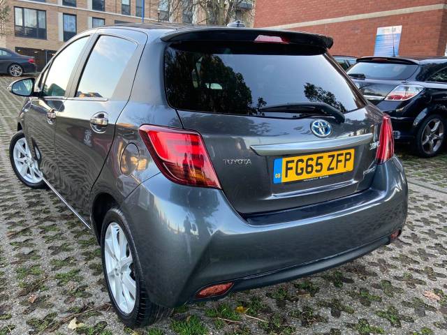 2015 Toyota Yaris 1.5 Hybrid Sport 5dr CVT