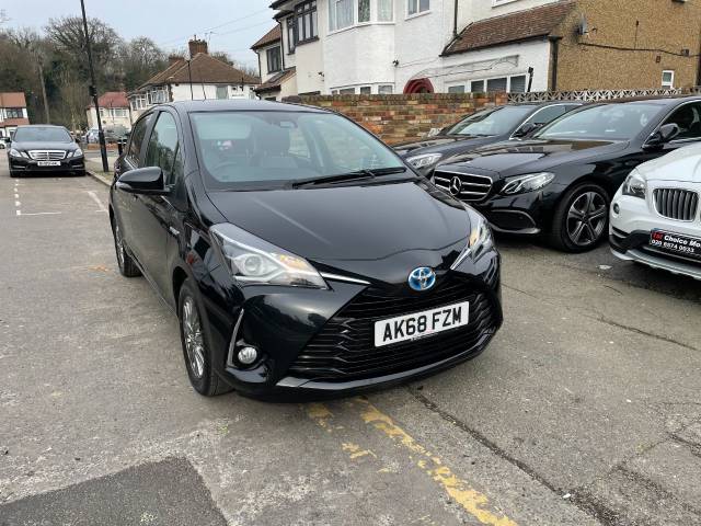 Toyota Yaris 1.5 Hybrid Icon 5dr CVT Hatchback Petrol / Electric Hybrid Black