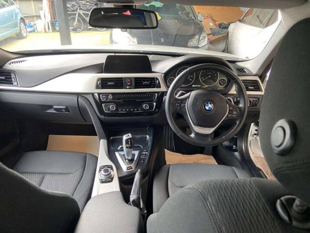 2016 BMW 3 Series 2.0 330e SE 4dr Step Auto