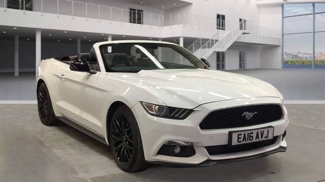 Ford Mustang 2.3 EcoBoost 2dr Auto Convertible Petrol White
