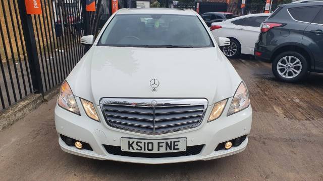 Mercedes-Benz E Class 1.8 E200 CGI BlueEFFICIENCY SE 4dr Saloon Petrol White