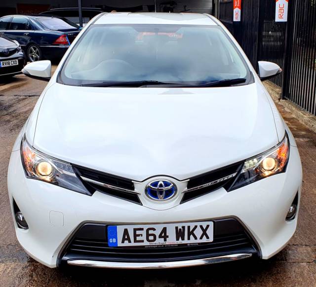 Toyota Auris 1.8 VVTi Hybrid Icon 5dr CVT Auto Hatchback Petrol / Electric Hybrid White