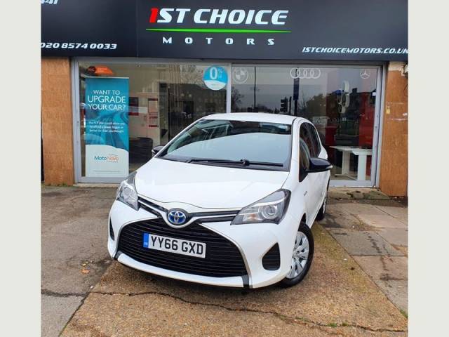 Toyota Yaris 1.5 Hybrid Active 5dr CVT Hatchback Hybrid White