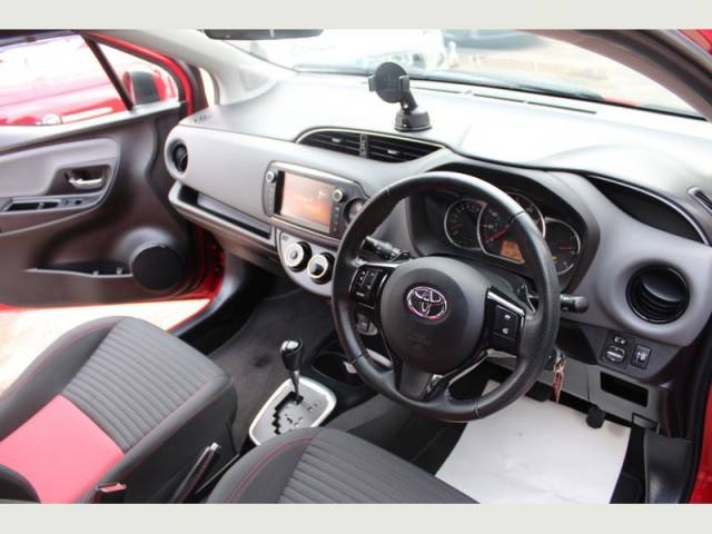 2015 Toyota Yaris 1.33 VVT-i Sport 5dr CVT