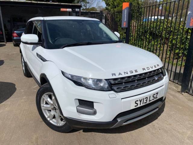 Land Rover Range Rover Evoque 2.2 SD4 Pure 5dr [Tech Pack] Estate Diesel White