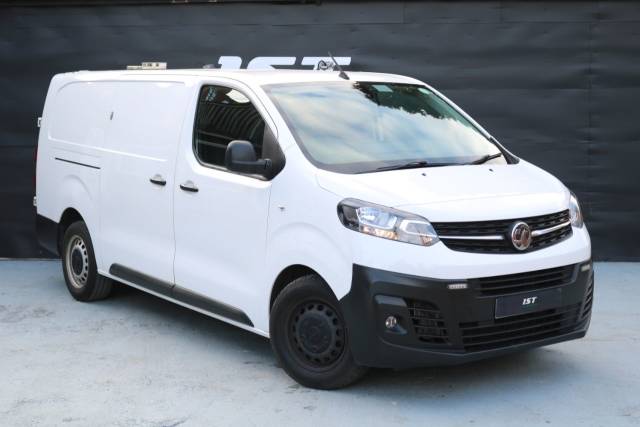 Vauxhall Vivaro 2900 1.5d 100PS Dynamic H1 Van Panel Van Diesel White