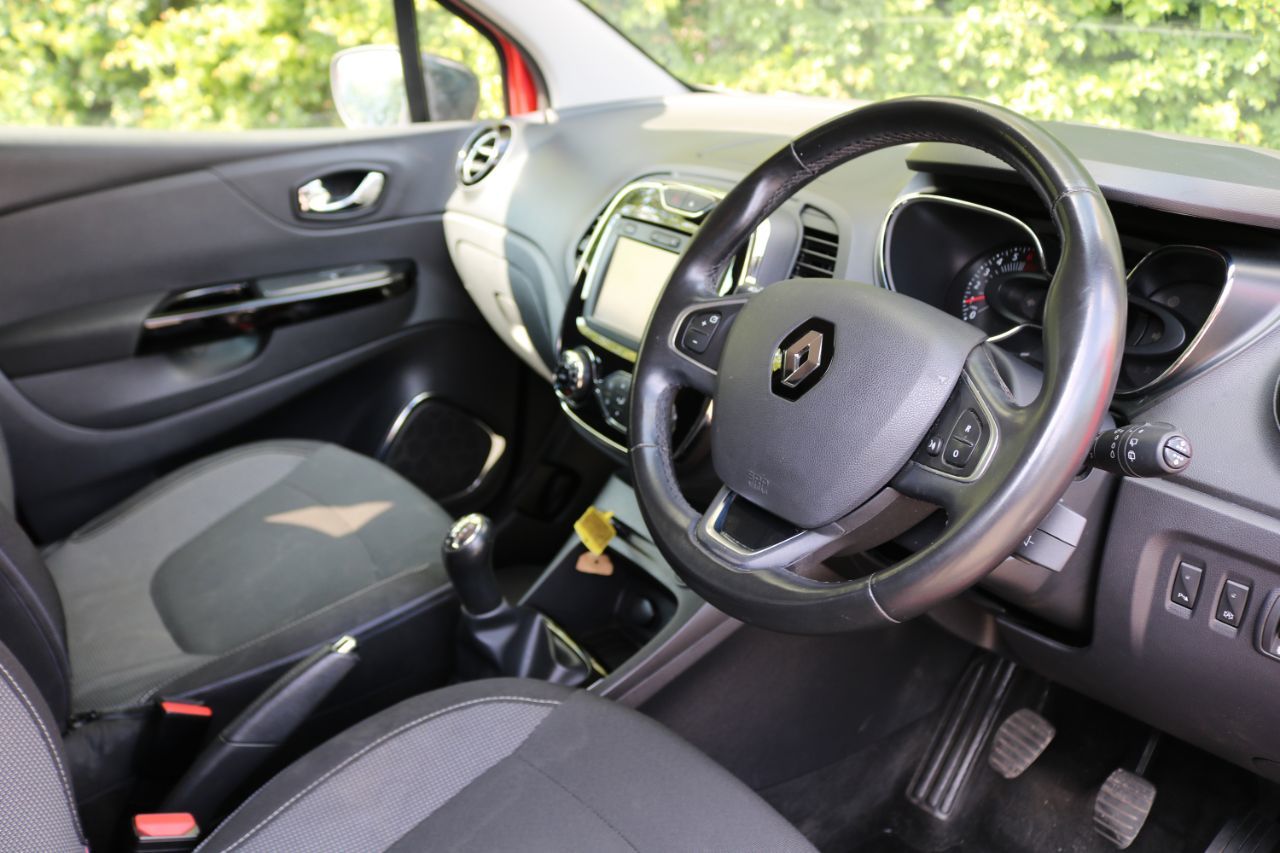 2017 Renault Captur thumbnail 9
