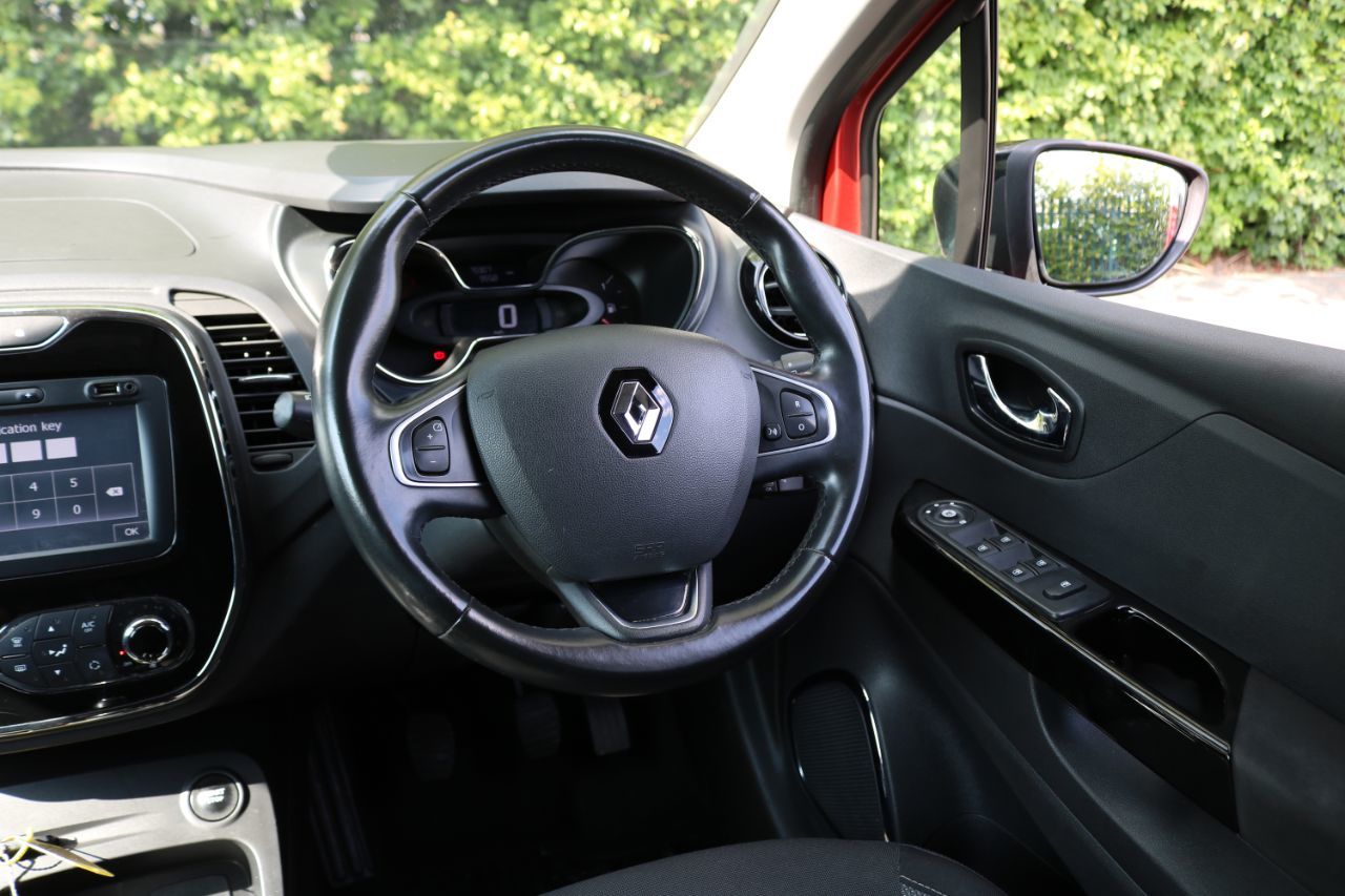 2017 Renault Captur thumbnail 15