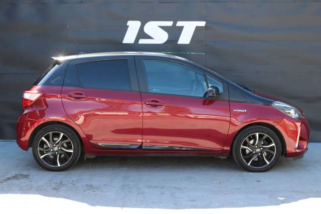 2017 Toyota Yaris 1.5 Hybrid Red Bi-tone 5dr CVT