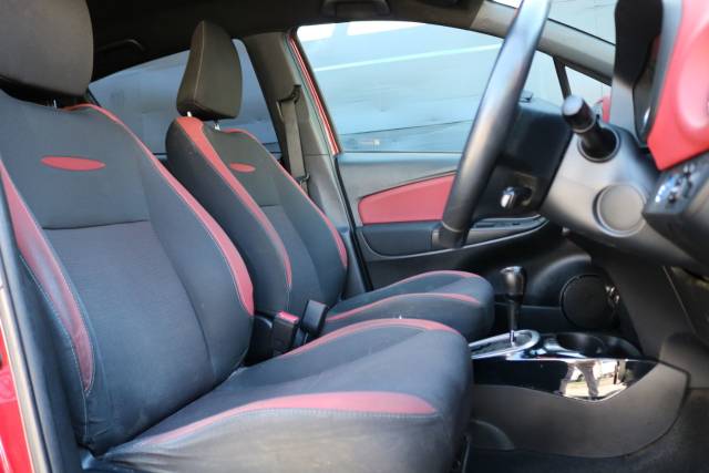 2017 Toyota Yaris 1.5 Hybrid Red Bi-tone 5dr CVT