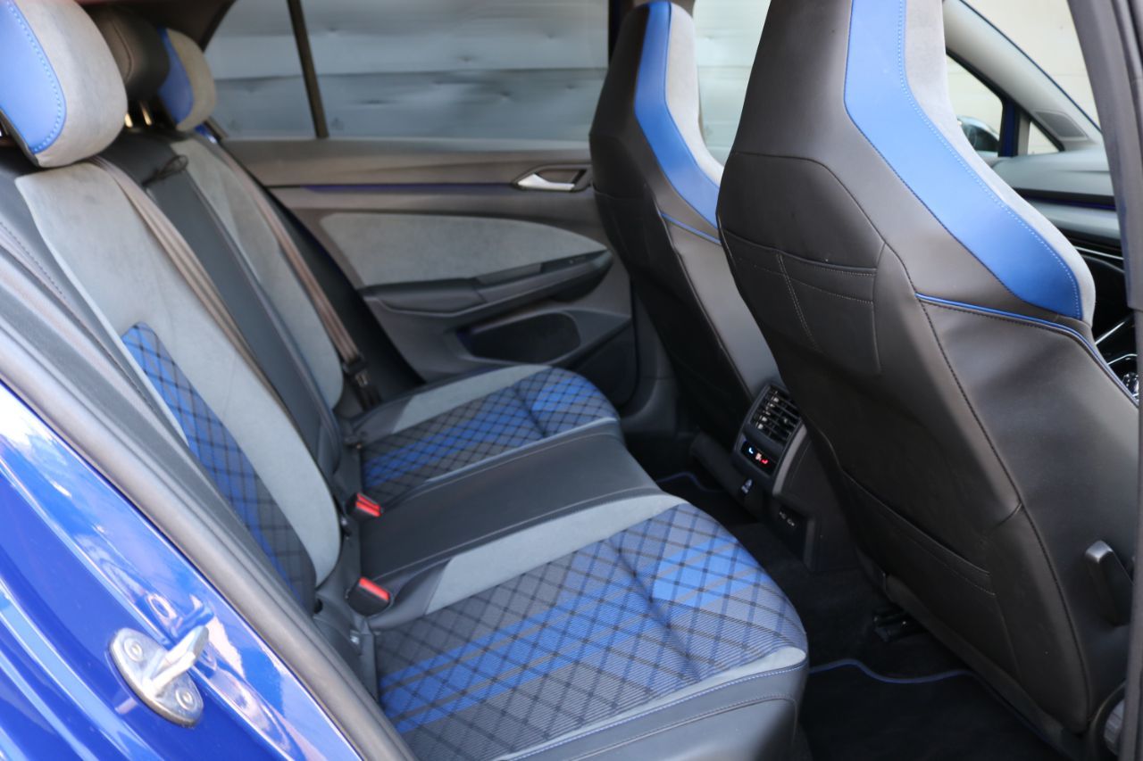 2024 Volkswagen Golf thumbnail 12