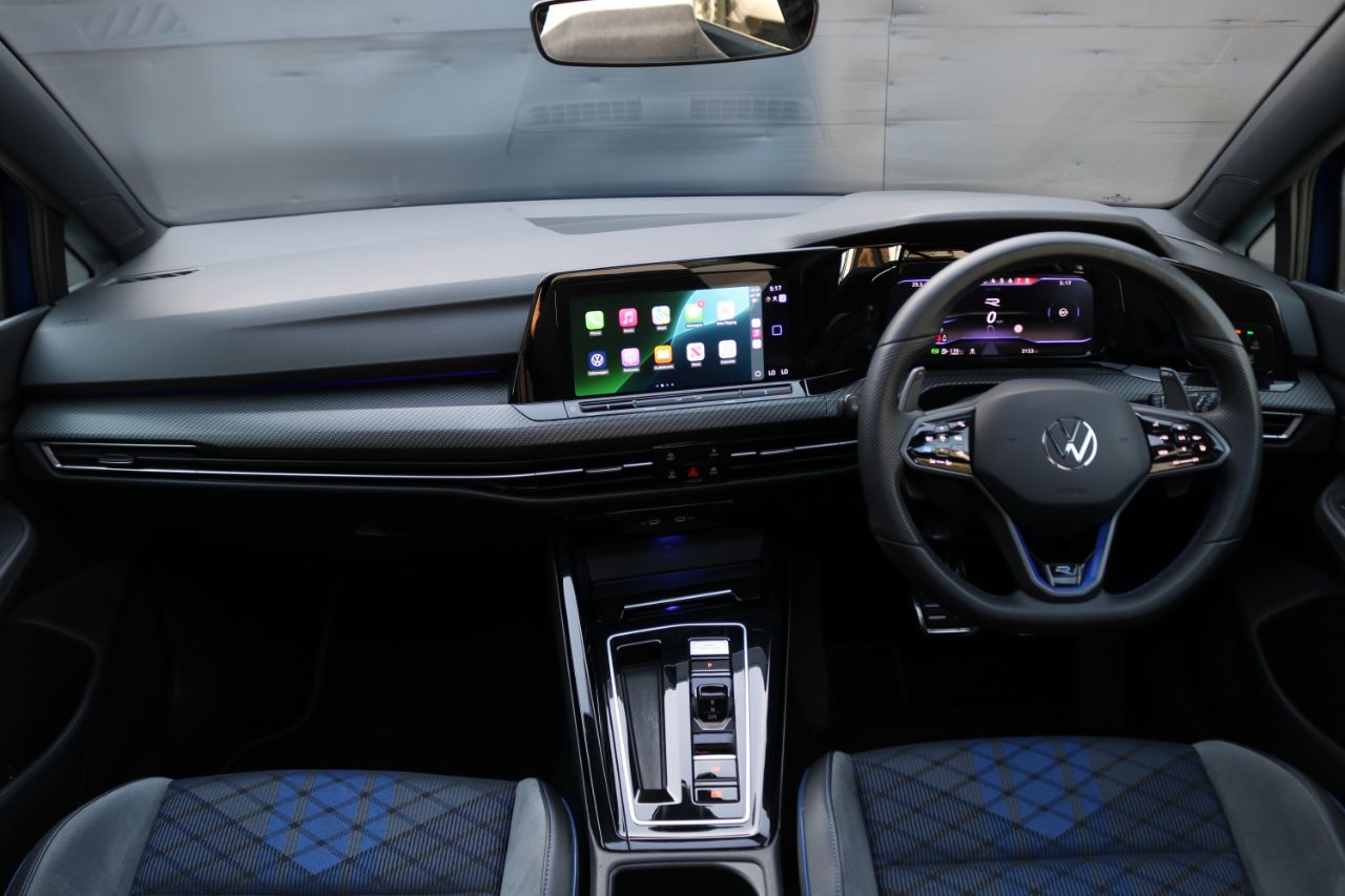 2024 Volkswagen Golf thumbnail 13
