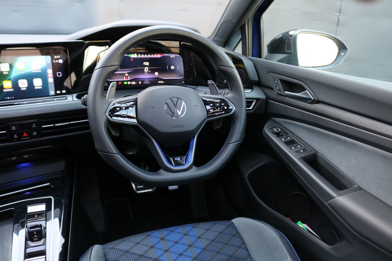 2024 Volkswagen Golf thumbnail 16