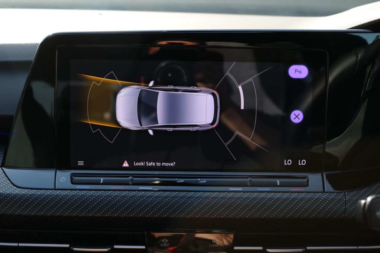 2024 Volkswagen Golf thumbnail 19