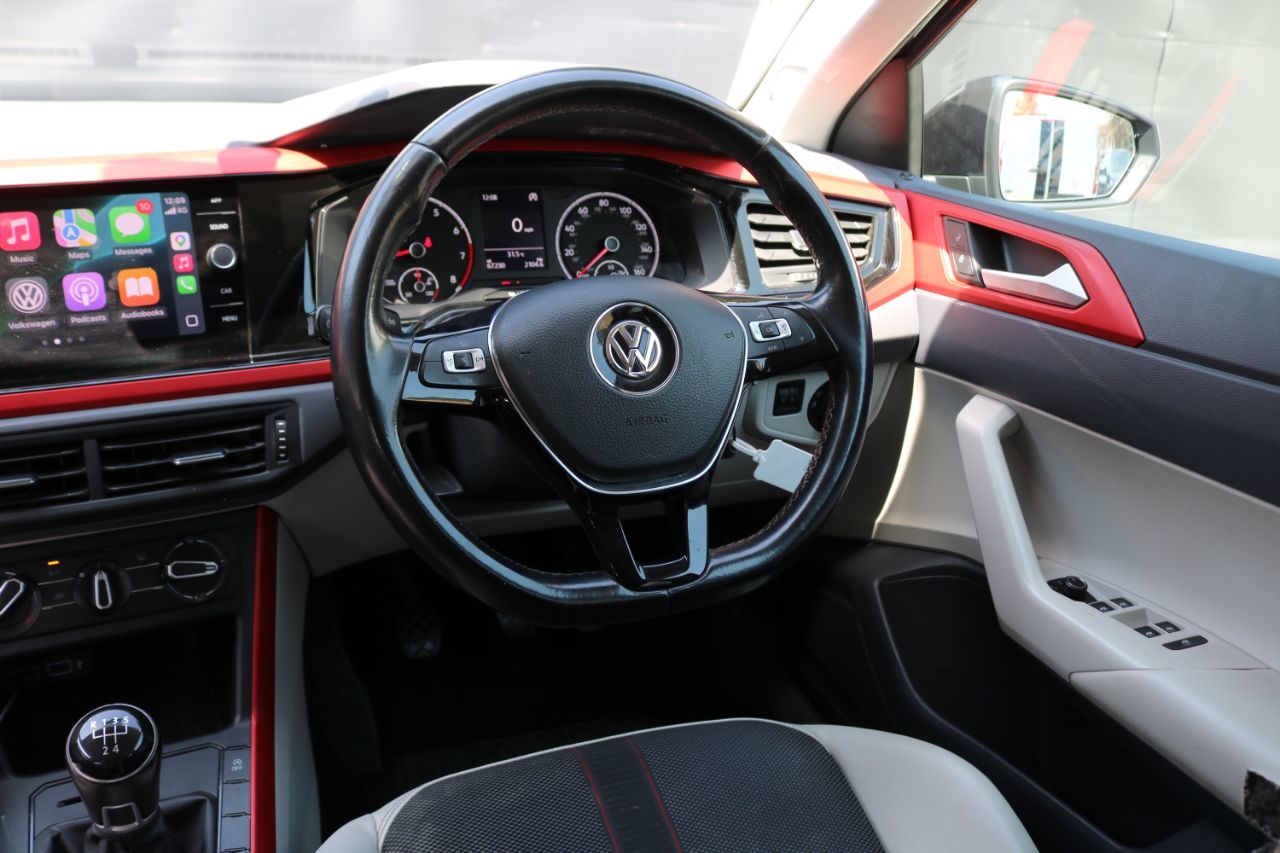 2018 Volkswagen Polo thumbnail 15