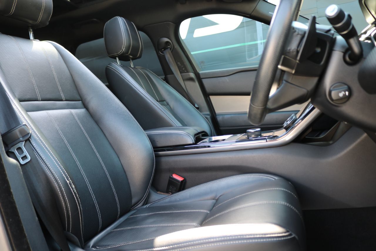2017 Land Rover Range Rover Velar thumbnail 9