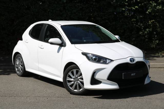 Toyota Yaris 1.5 Hybrid Icon 5dr CVT Hatchback Petrol / Electric Hybrid White
