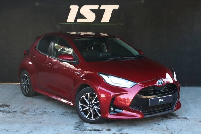 Toyota Yaris 1.5 Hybrid Design 5dr CVT Hatchback Petrol / Electric Hybrid Red