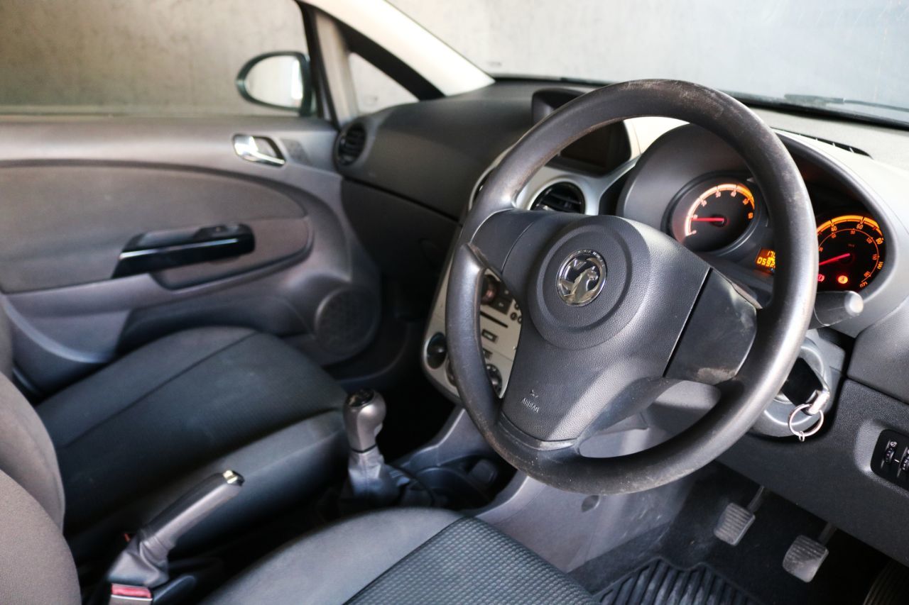 2012 Vauxhall Corsa thumbnail 9