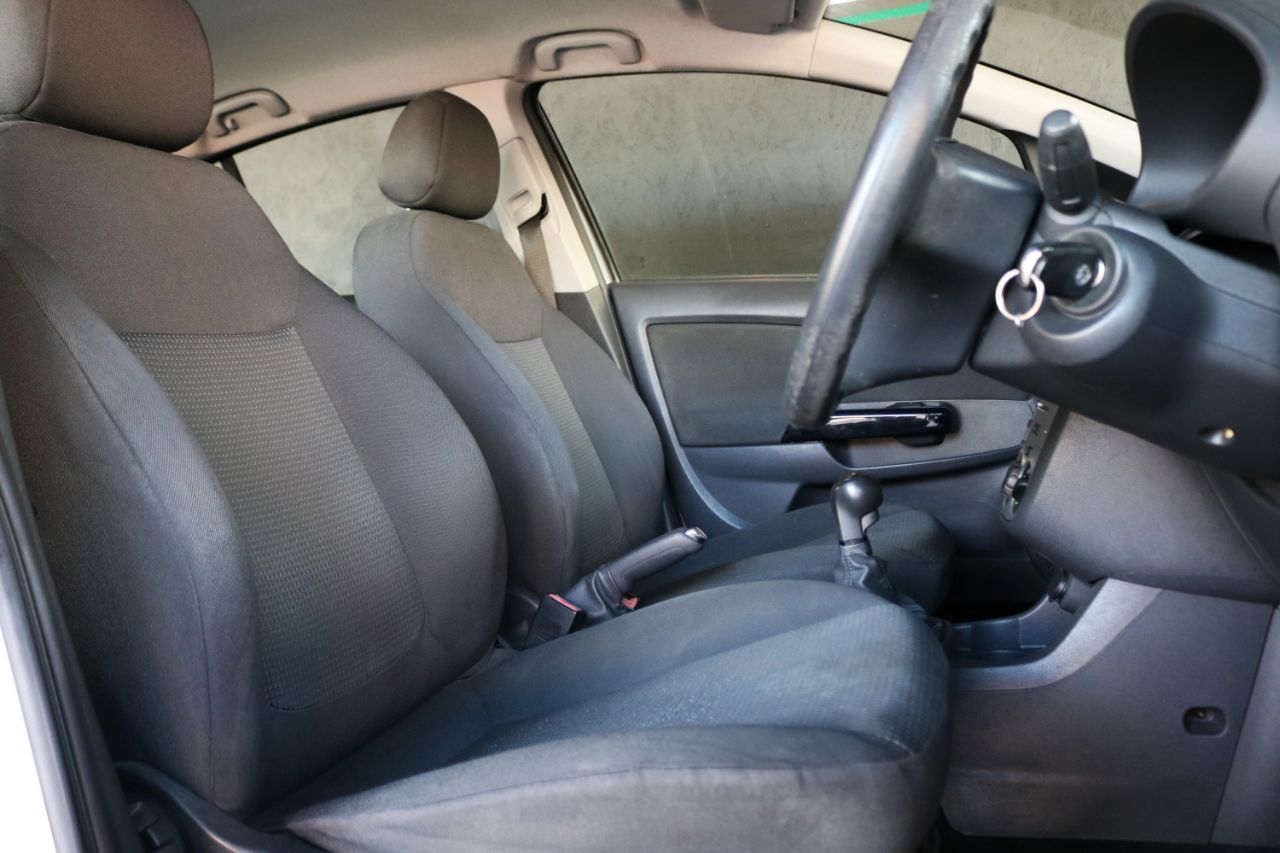 2012 Vauxhall Corsa thumbnail 10