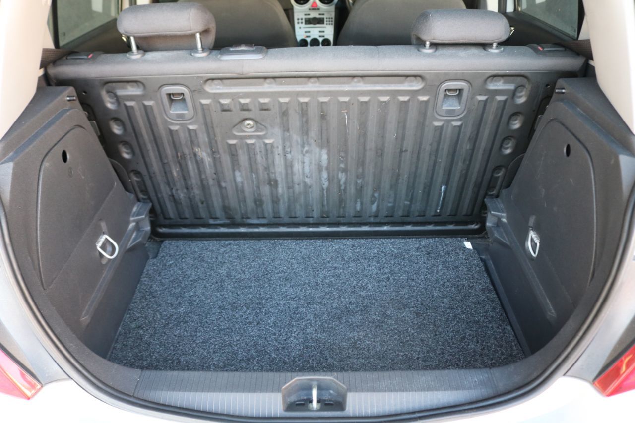 2012 Vauxhall Corsa thumbnail 18