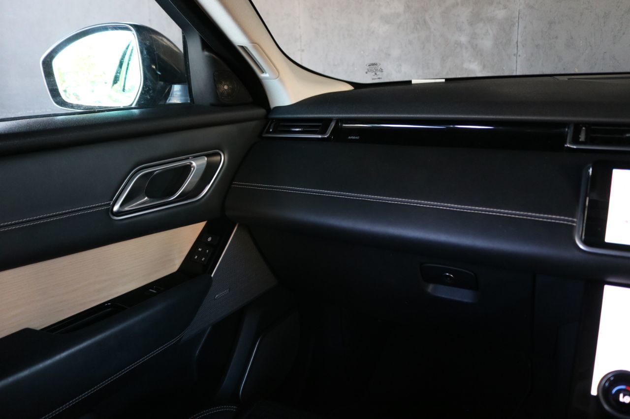 2017 Land Rover Range Rover Velar thumbnail 16