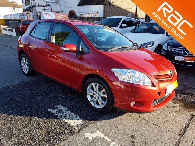 Toyota Auris 1.6 V-Matic TR 5dr Hatchback Petrol Red