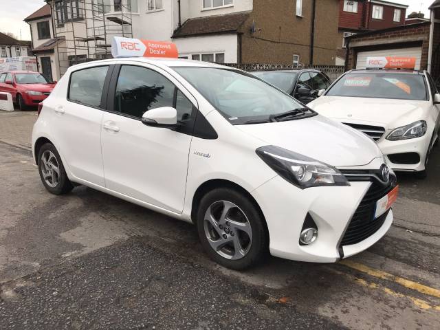 Toyota Yaris 1.5 Hybrid Icon 5dr CVT Hatchback Hybrid White