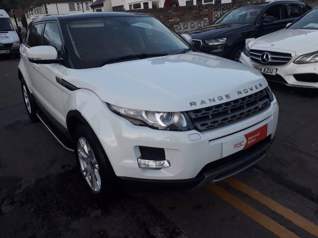 Land Rover Range Rover Evoque 2.2 SD4 Pure 5dr Auto [Tech Pack] Estate Diesel White