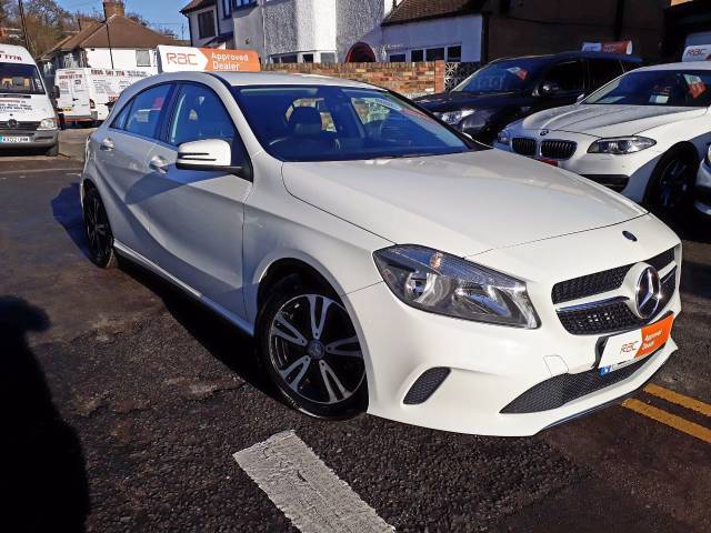 Mercedes-Benz A Class 1.5 A180d SE 5dr Hatchback Diesel White