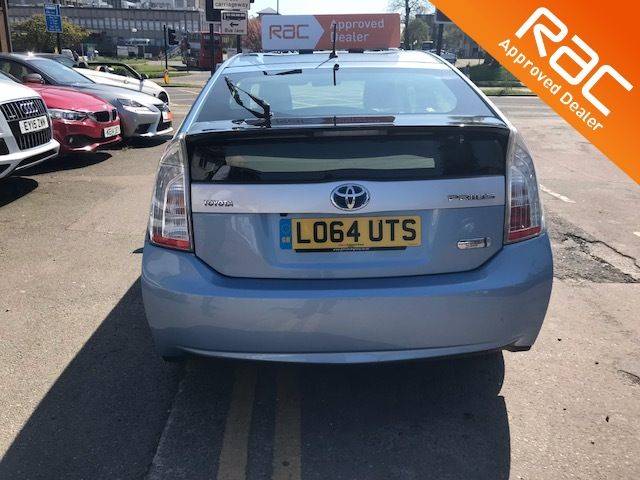 2014 Toyota Prius 1.8 VVTi Plug-in 5dr CVT Auto