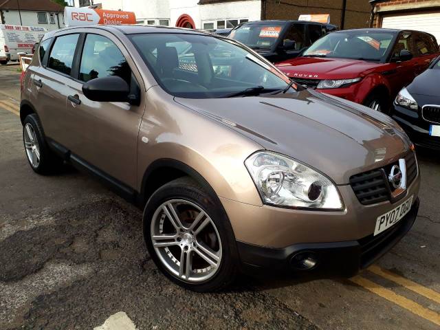 Nissan Qashqai 1.6 Visia 5dr Hatchback Petrol Beige