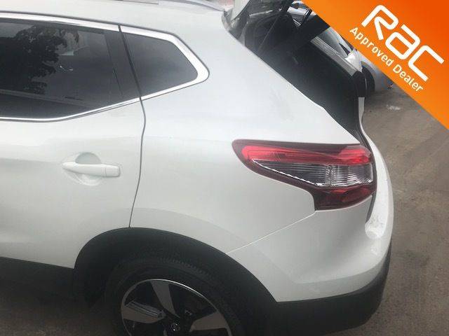 2015 Nissan Qashqai 1.5 dCi N-Tec+ 5dr