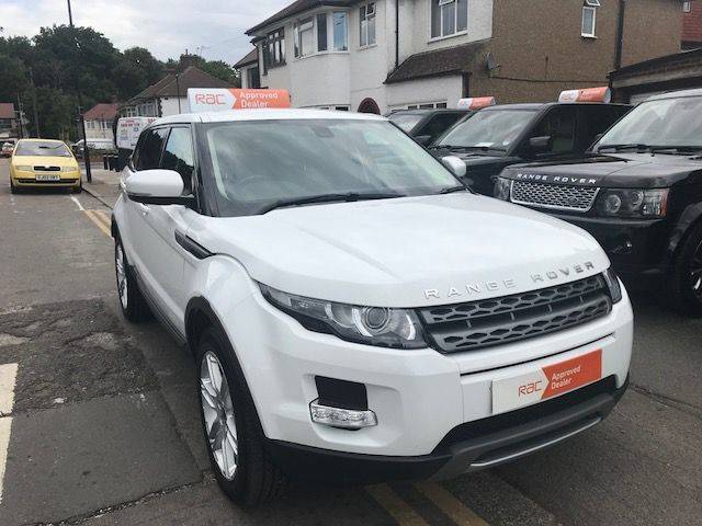 Land Rover Range Rover Evoque 2.2 SD4 Pure 5dr Auto Estate Diesel White