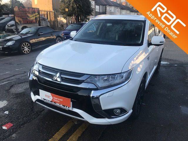 Mitsubishi Outlander 2.0 PHEV GX4h 5dr Auto Estate Petrol / Electric Hybrid White