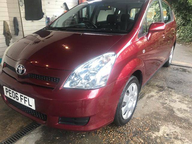 Toyota Corolla Verso 1.6 VVT-i T2 5dr MPV Petrol Red