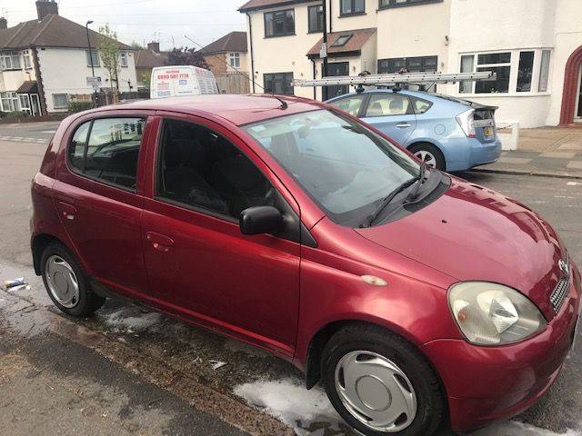 Toyota Yaris 1.0 16v VVTi GS 5dr Saloon Petrol Red