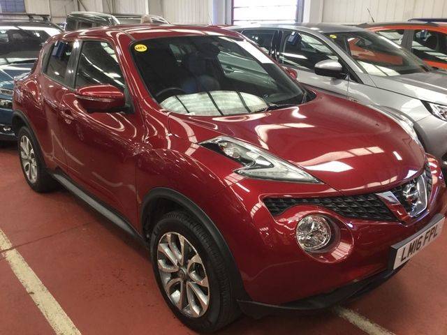 Nissan Juke 1.6 Tekna 5dr Xtronic Hatchback Petrol Red