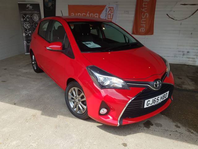 Toyota Yaris 1.33 VVT-i Icon 5dr CVT Hatchback Petrol Red