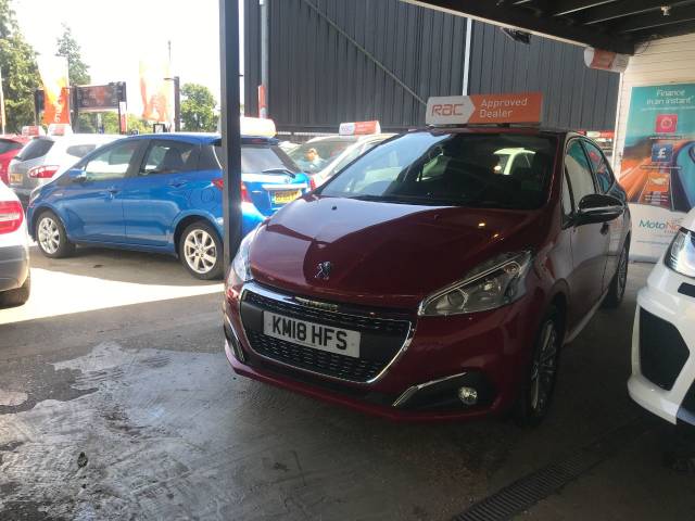 Peugeot 208 1.2 PureTech 82 Allure 5dr Hatchback Petrol Red