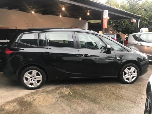 Vauxhall Zafira 1.4T Exclusiv 5dr Auto MPV Petrol Black