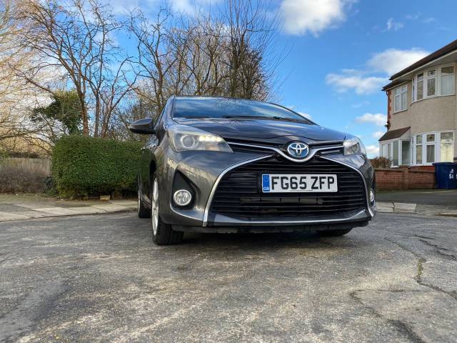 2015 Toyota Yaris 1.5 Hybrid Sport 5dr CVT