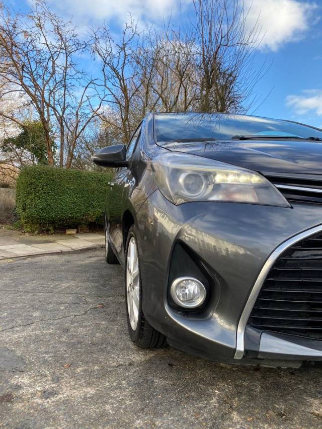 2015 Toyota Yaris 1.5 Hybrid Sport 5dr CVT