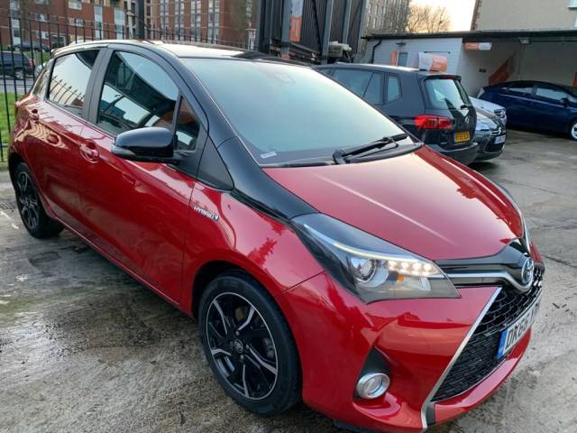 Toyota Yaris 1.5 Hybrid Design TSS 5dr CVT Hatchback Petrol / Electric Hybrid Red/black